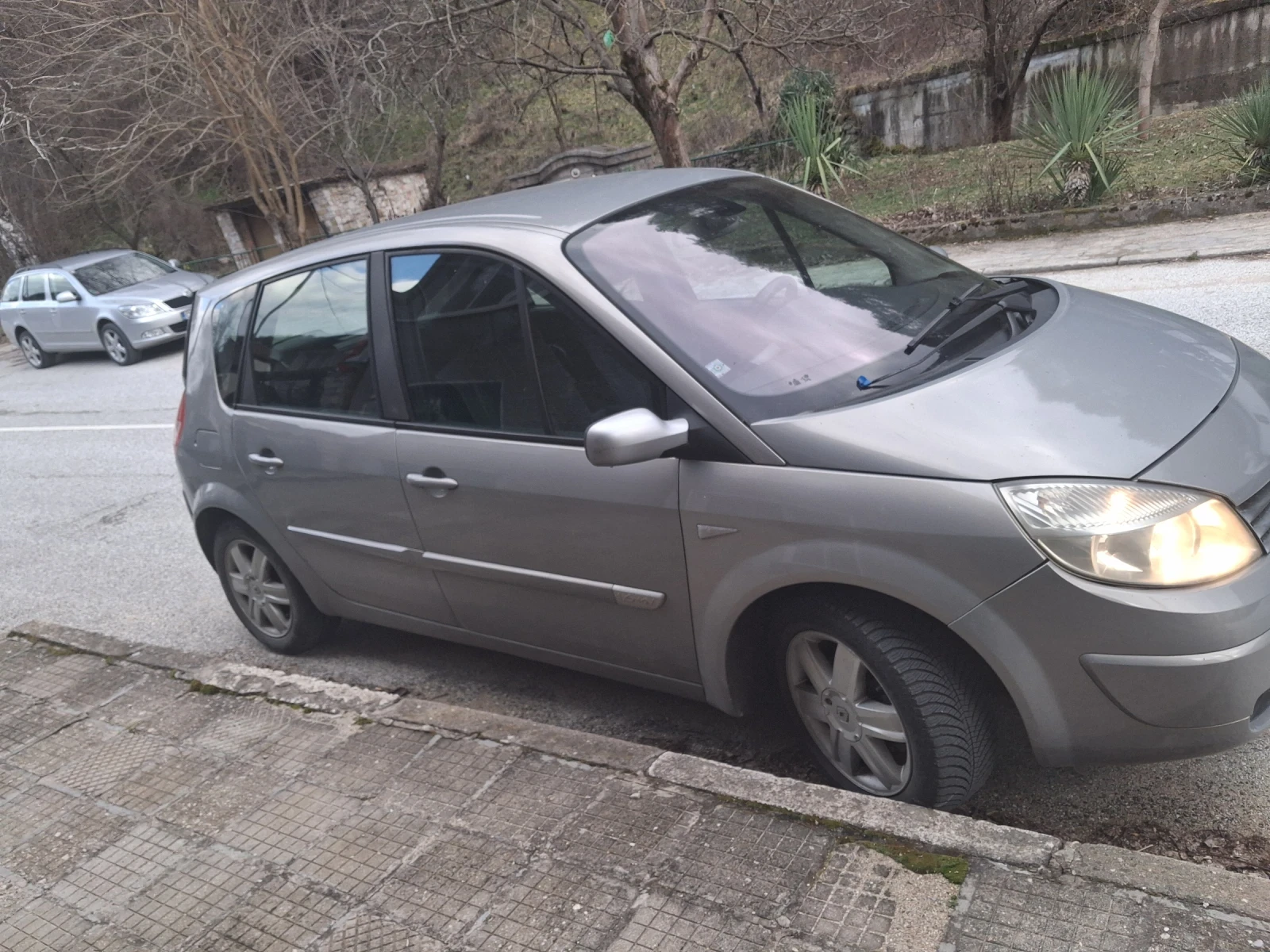 Renault Scenic 1, 6 бензин, снимка 8 - Автомобили и джипове - 54172463