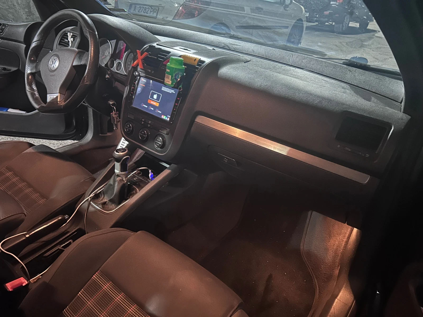 VW Golf 2.0 GTI, снимка 12 - Автомобили и джипове - 54485299