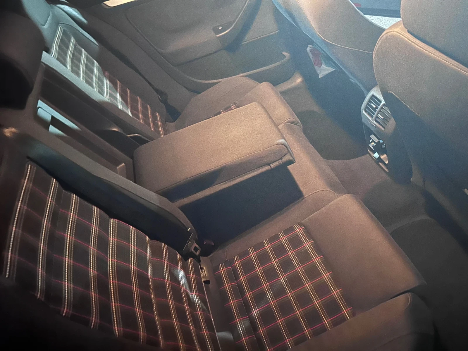 VW Golf 2.0 GTI, снимка 5 - Автомобили и джипове - 54485299