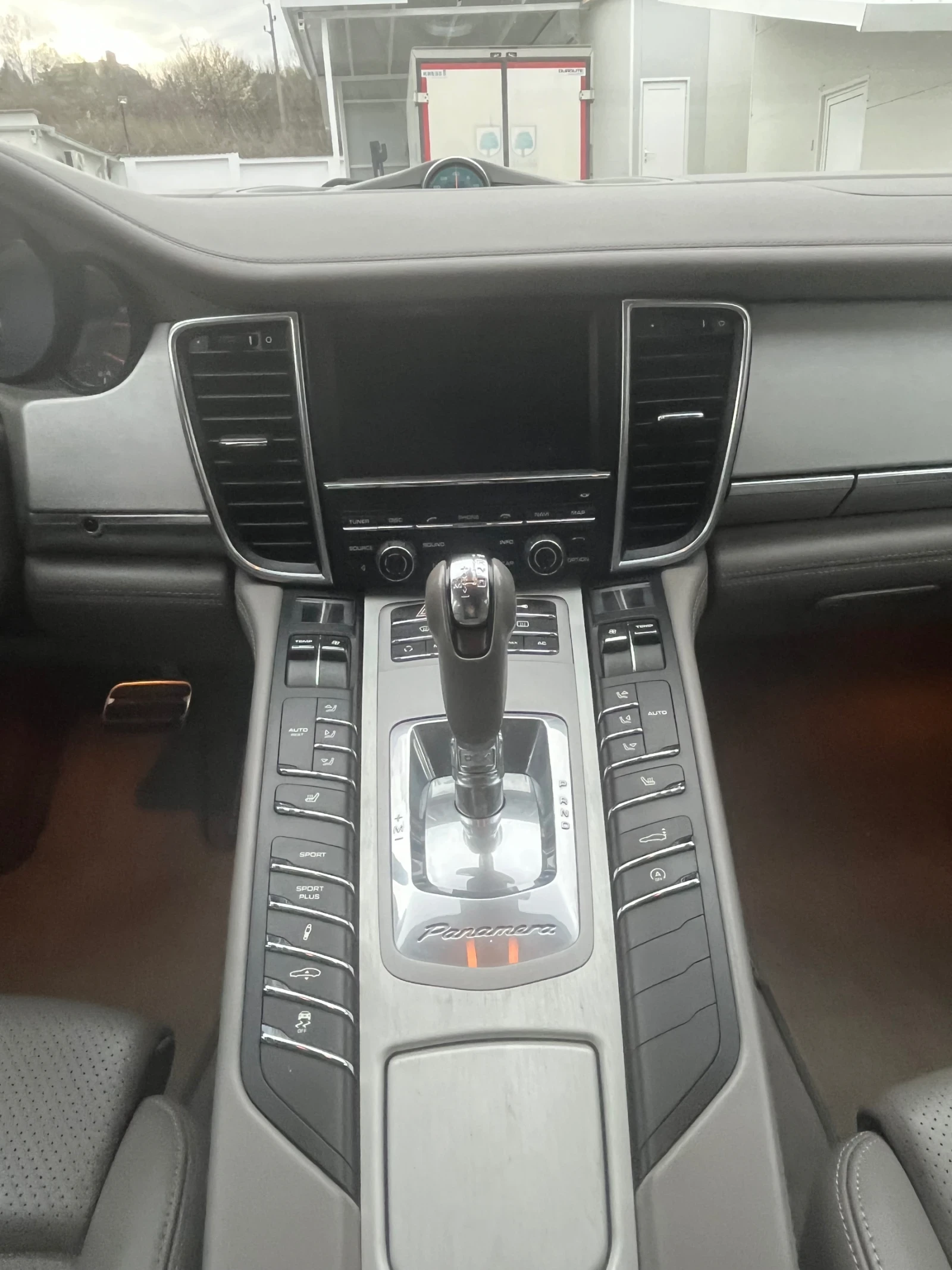 Porsche Panamera 4S 4.8/Sport Chorno/149k km, снимка 12 - Автомобили и джипове - 54229609