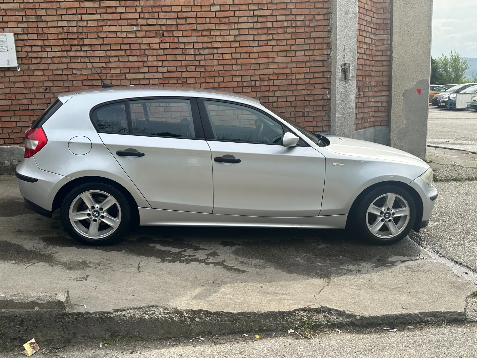BMW 116 i, снимка 6 - Автомобили и джипове - 54220383