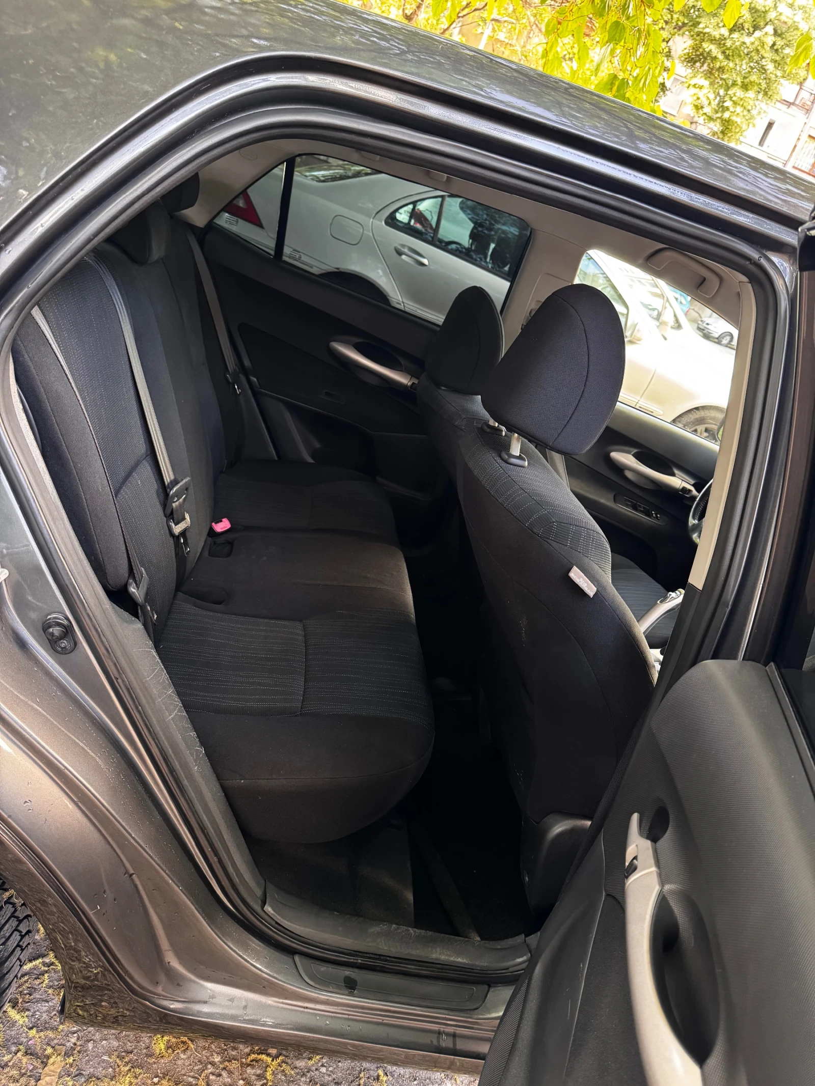 Toyota Auris 1.4, снимка 15 - Автомобили и джипове - 54511396