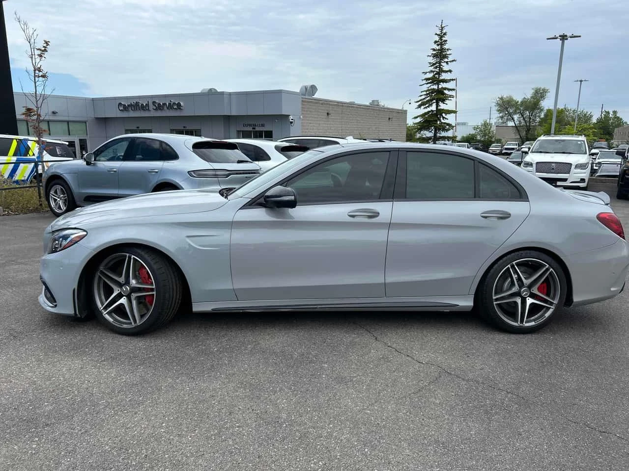 Mercedes-Benz C 63 AMG * S * DISTRONIC| BURMASTER| 360| SUNROOF| KEYLESS, снимка 3 - Автомобили и джипове - 54812744