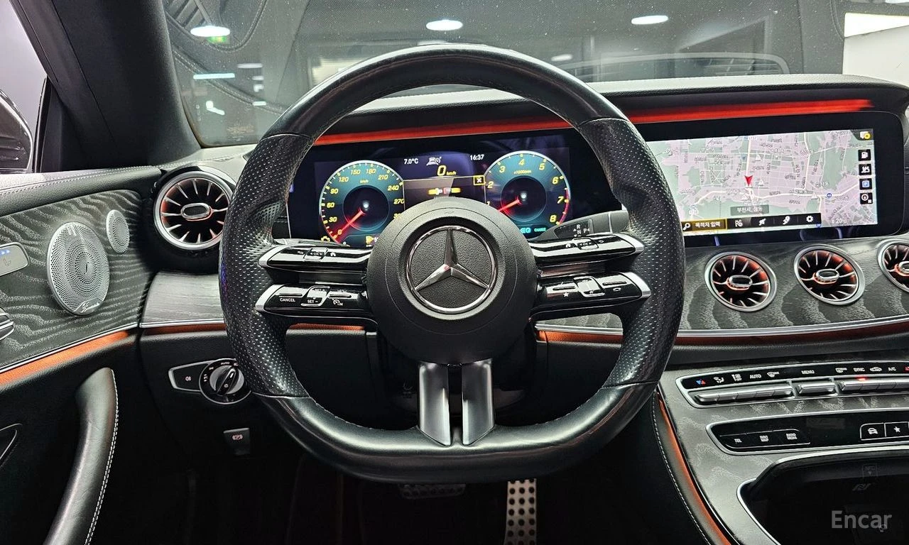Mercedes-Benz E 450 4MATIC AMG LINE* BURMESTER* ХЕДЪП* 360* DISTRONIC*, снимка 10 - Автомобили и джипове - 55381803