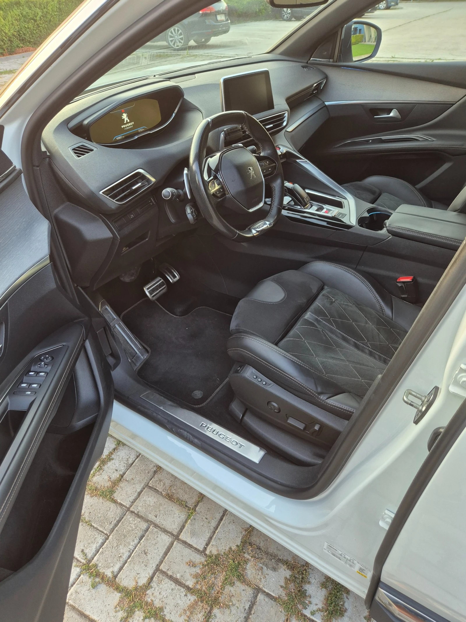 Peugeot 3008 GT 2.0 BlueHDI 181 к.с., снимка 11 - Автомобили и джипове - 55444781