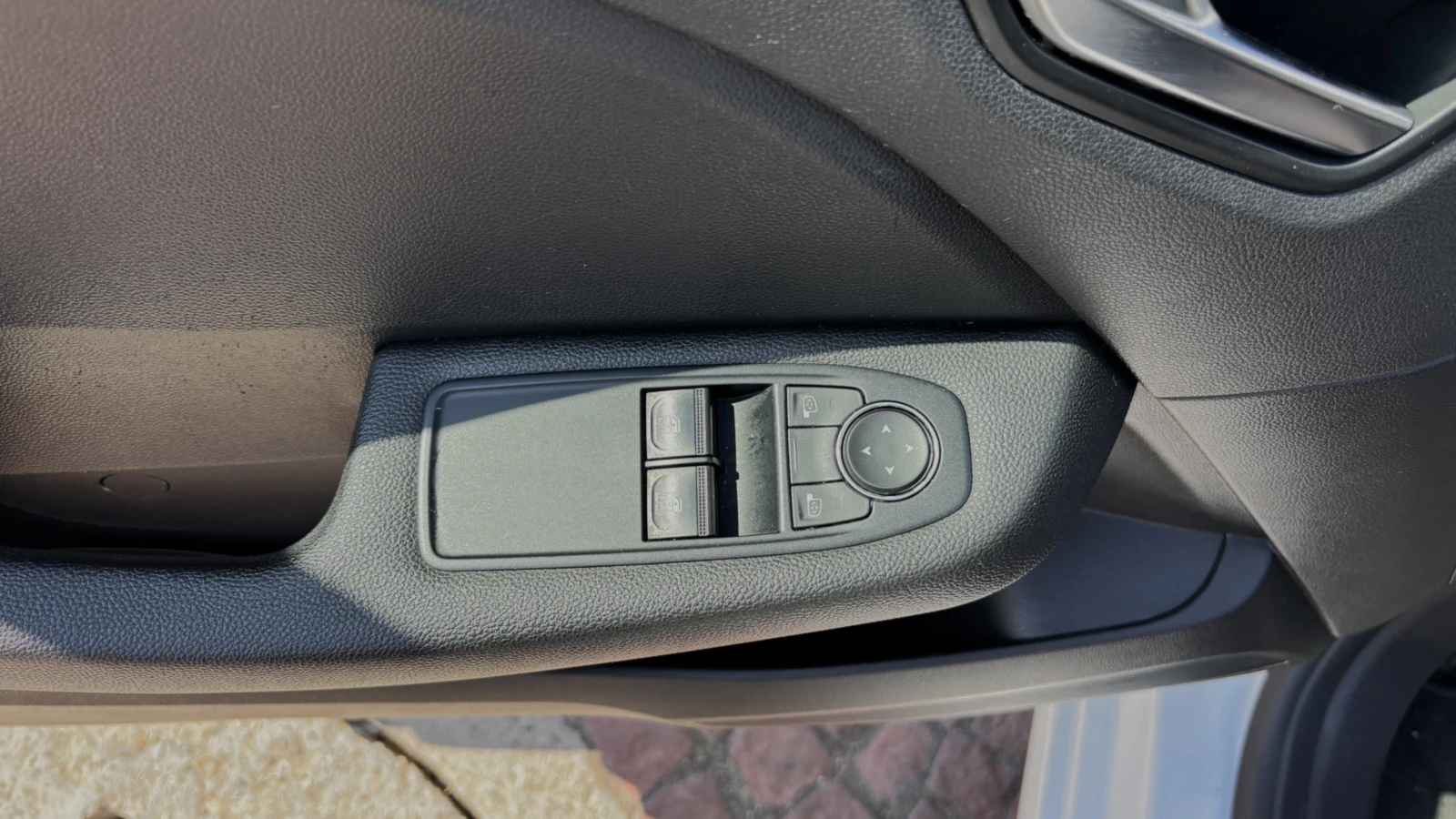 Renault Clio 1.0TCe/ 90 к.с, снимка 12 - Автомобили и джипове - 55834391