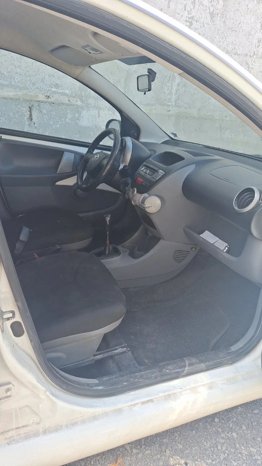 Toyota Aygo, снимка 2 - Автомобили и джипове - 56336094