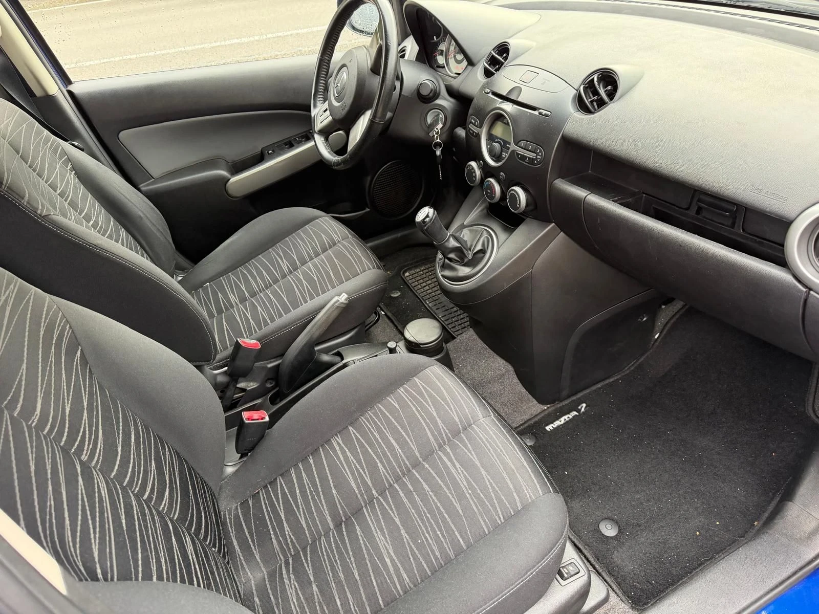 Mazda 2 Mazda 2, 1.4 i, снимка 2 - Автомобили и джипове - 56472068