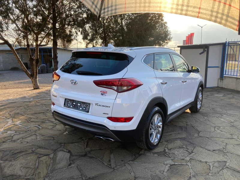 Hyundai Tucson 2, 0CRDi 4X4 KEYLESS НАВИ СЛЕДЕНЕ НА ОСОВА ЛИНИЯ, снимка 5 - Автомобили и джипове - 48706318