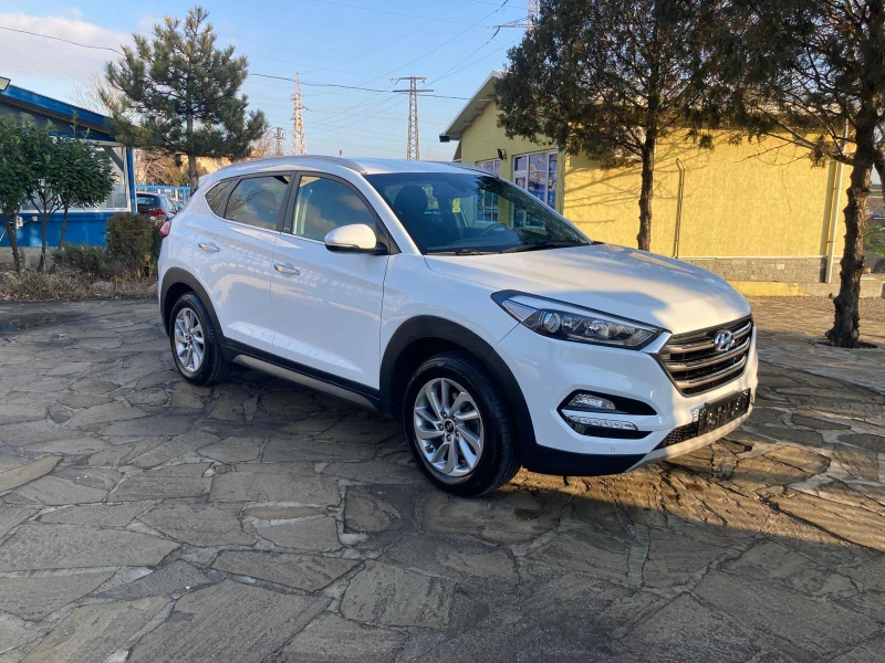 Hyundai Tucson 2, 0CRDi 4X4 KEYLESS НАВИ СЛЕДЕНЕ НА ОСОВА ЛИНИЯ, снимка 3 - Автомобили и джипове - 48706318