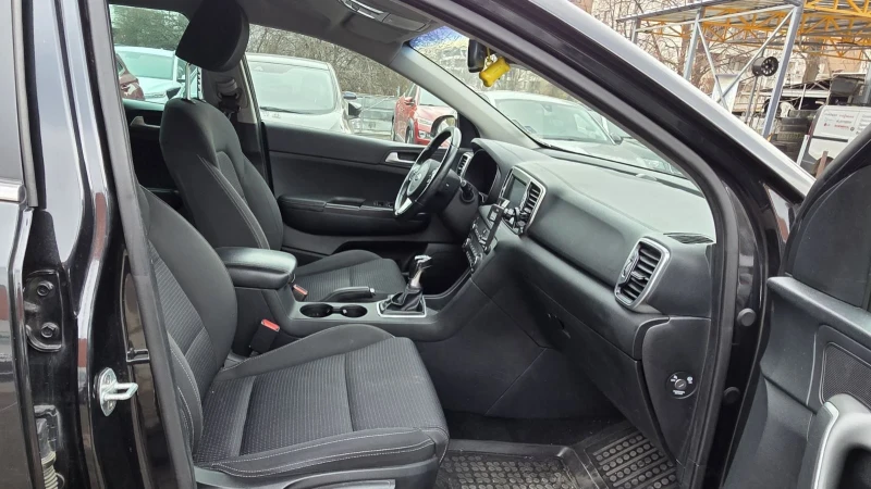 Kia Sportage 2.0, снимка 7 - Автомобили и джипове - 53150763