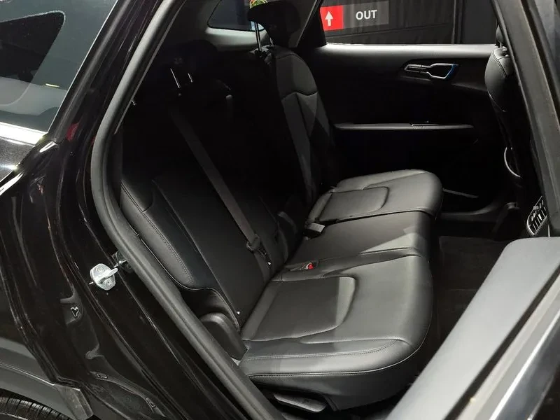 Kia Sportage 2.0 CRDi 4WD, снимка 12 - Автомобили и джипове - 54276429