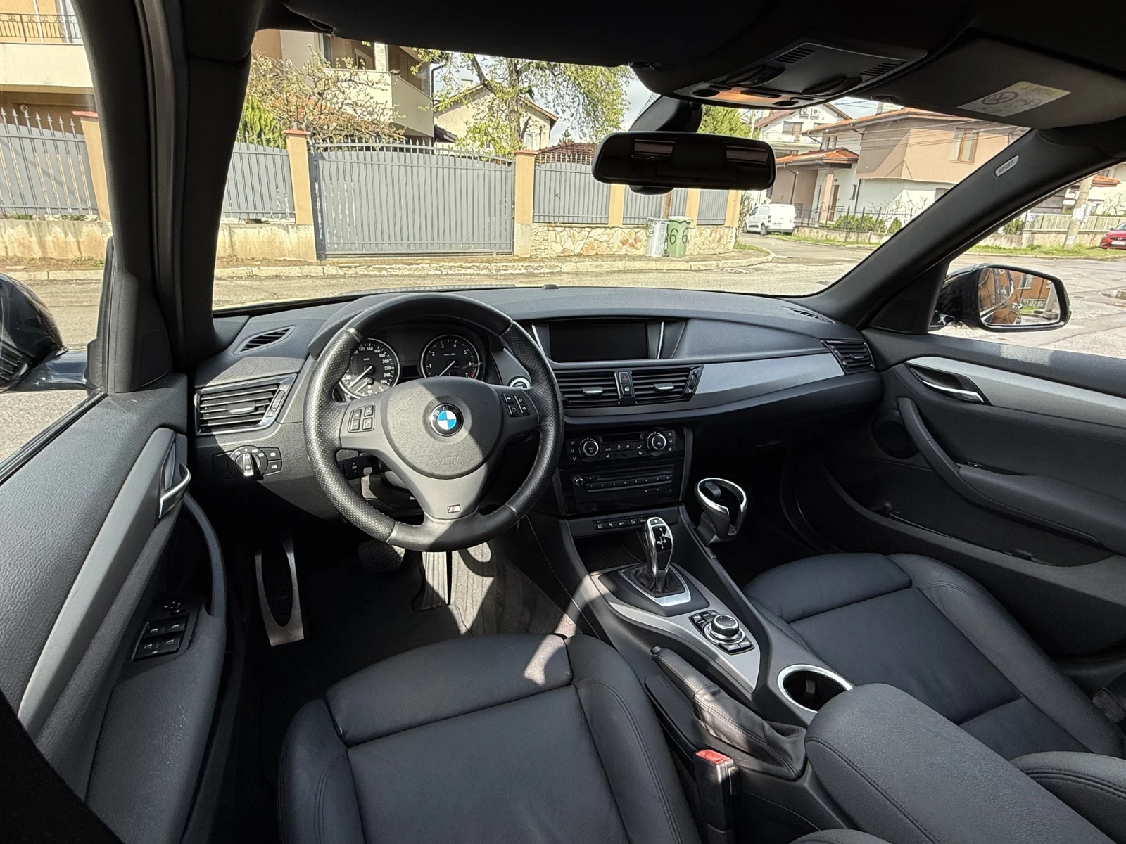BMW X1 M-PAKET-2.0i-4x4-AVTOMAT-ШВЕЙЦРИЯ - изображение 9