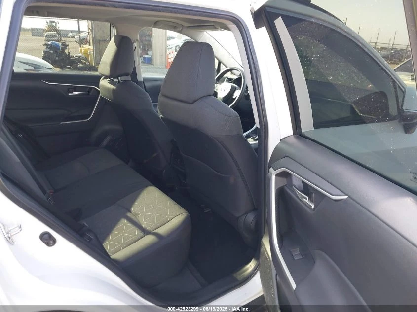Toyota Rav4 2.5L I-4 DI, DOHC, VVT, 203HP Front Wheel Drive - изображение 8