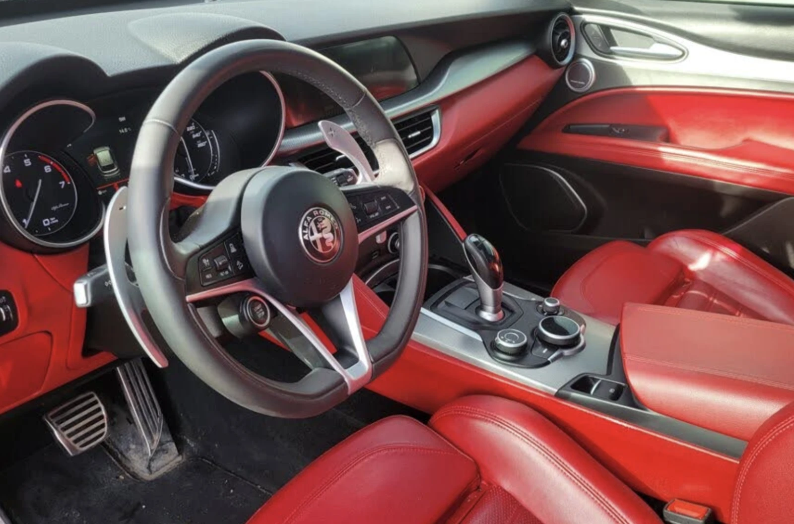 Alfa Romeo Stelvio Ti Sport AWD | Mobile.bg   5