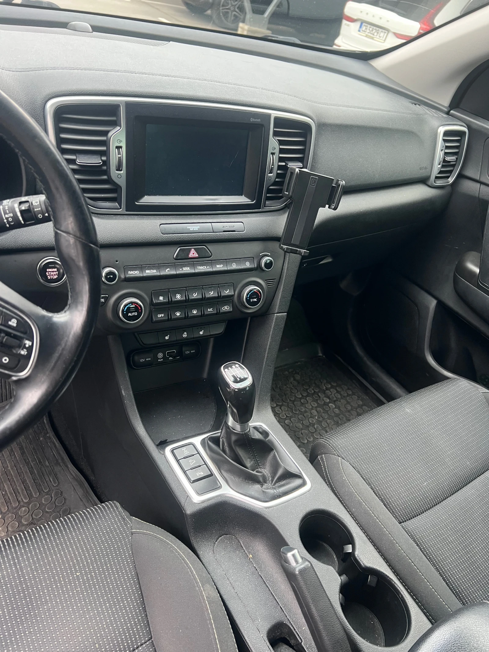 Kia Sportage 2.0 - изображение 9