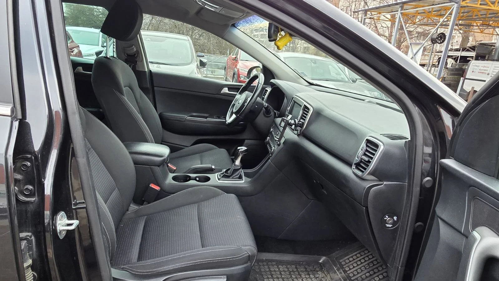 Kia Sportage 2.0 - изображение 7