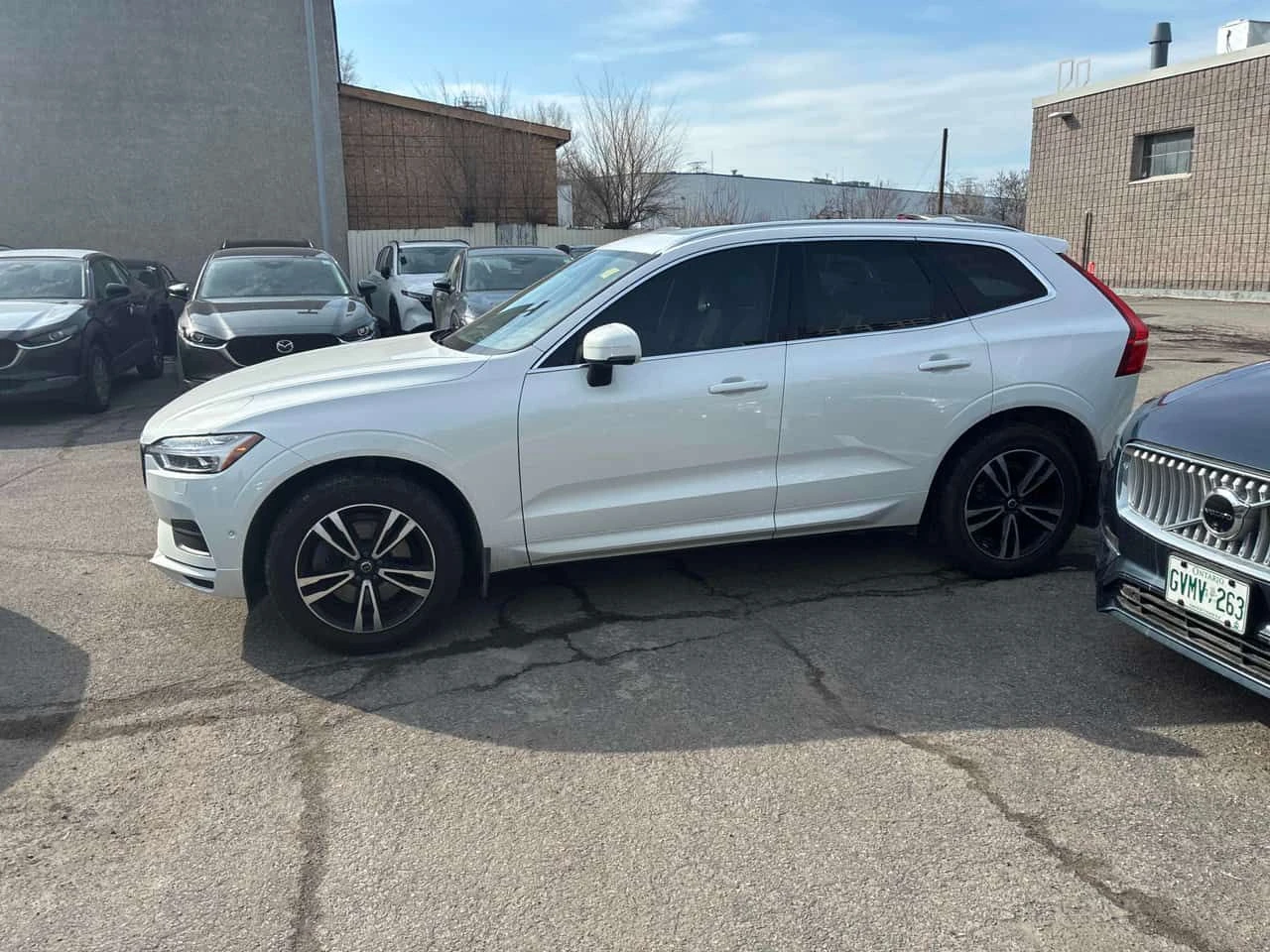 Volvo XC60 Momentum  CARFAX, снимка 2 - Автомобили и джипове - 54172252