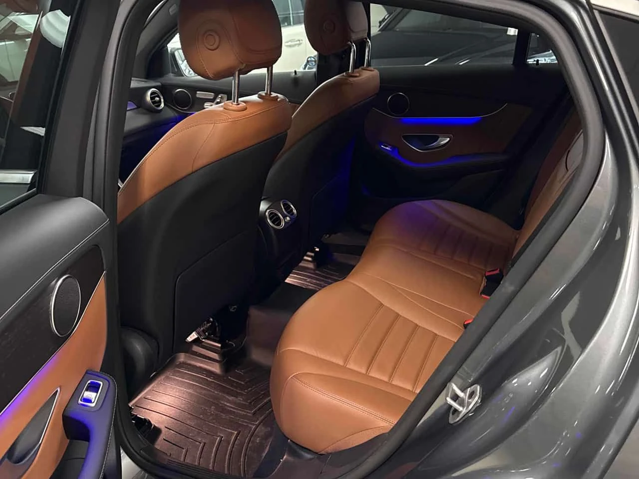 Mercedes-Benz GLC 300 4MATIC* DISTRONIC* 360КАМЕРИ* ПАНОРАМА* , снимка 10 - Автомобили и джипове - 54306852