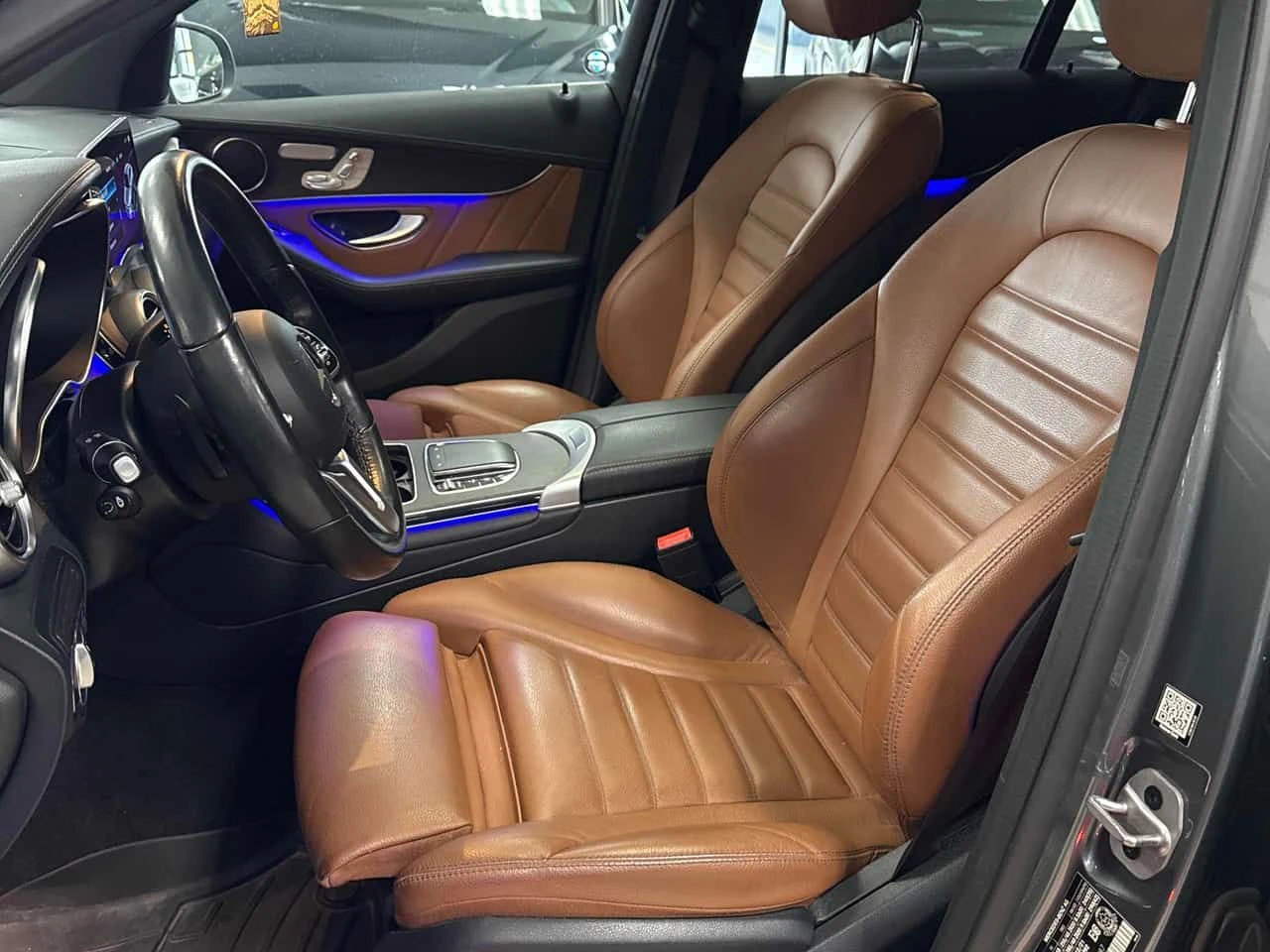 Mercedes-Benz GLC 300 4MATIC* DISTRONIC* 360КАМЕРИ* ПАНОРАМА* , снимка 11 - Автомобили и джипове - 54306852