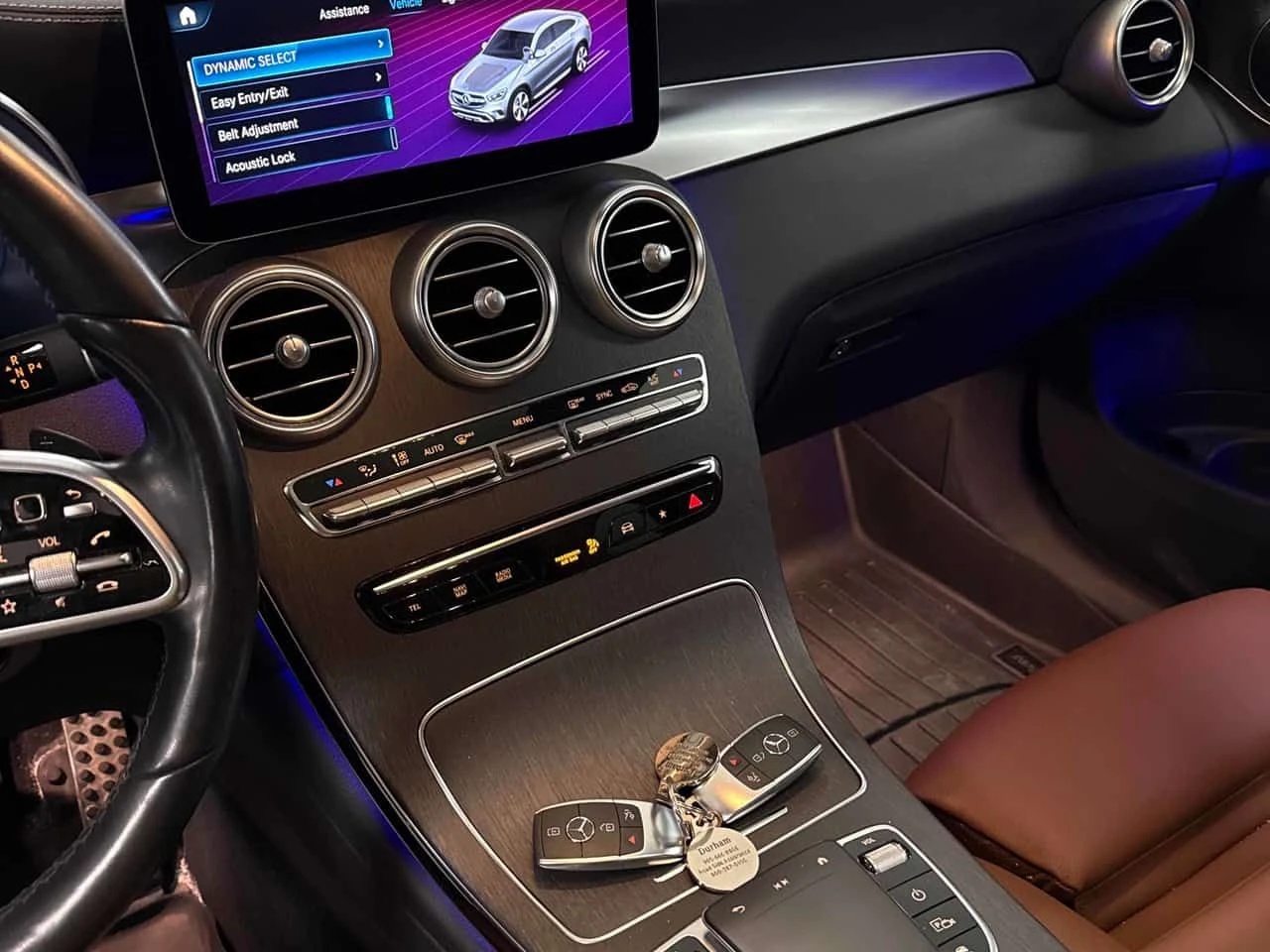 Mercedes-Benz GLC 300 4MATIC* DISTRONIC* 360КАМЕРИ* ПАНОРАМА* , снимка 9 - Автомобили и джипове - 54306852