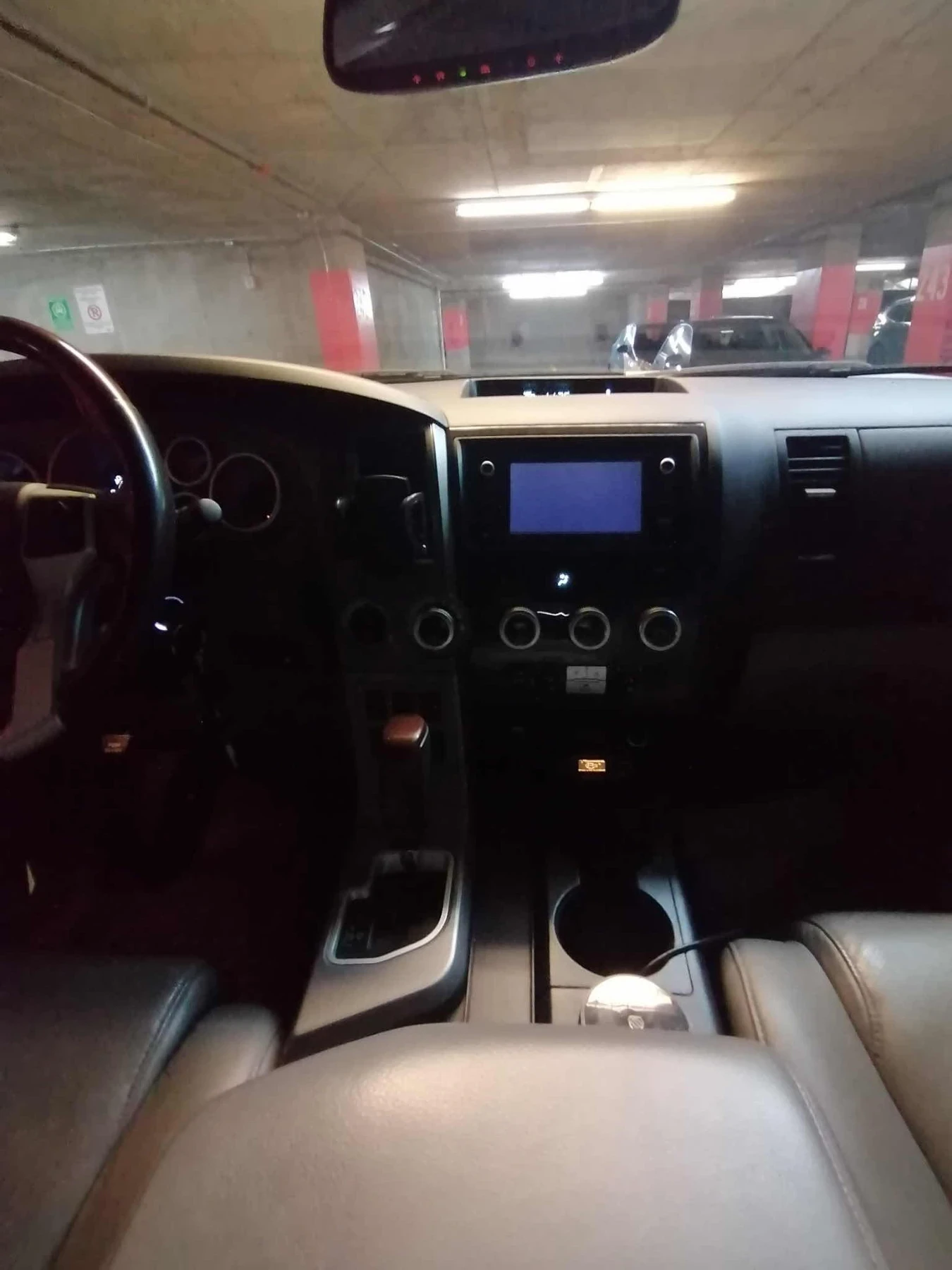Toyota Sequoia PLATINUM * 4WD * 2016 * 59739KM * CARFAX * , снимка 7 - Автомобили и джипове - 54452015