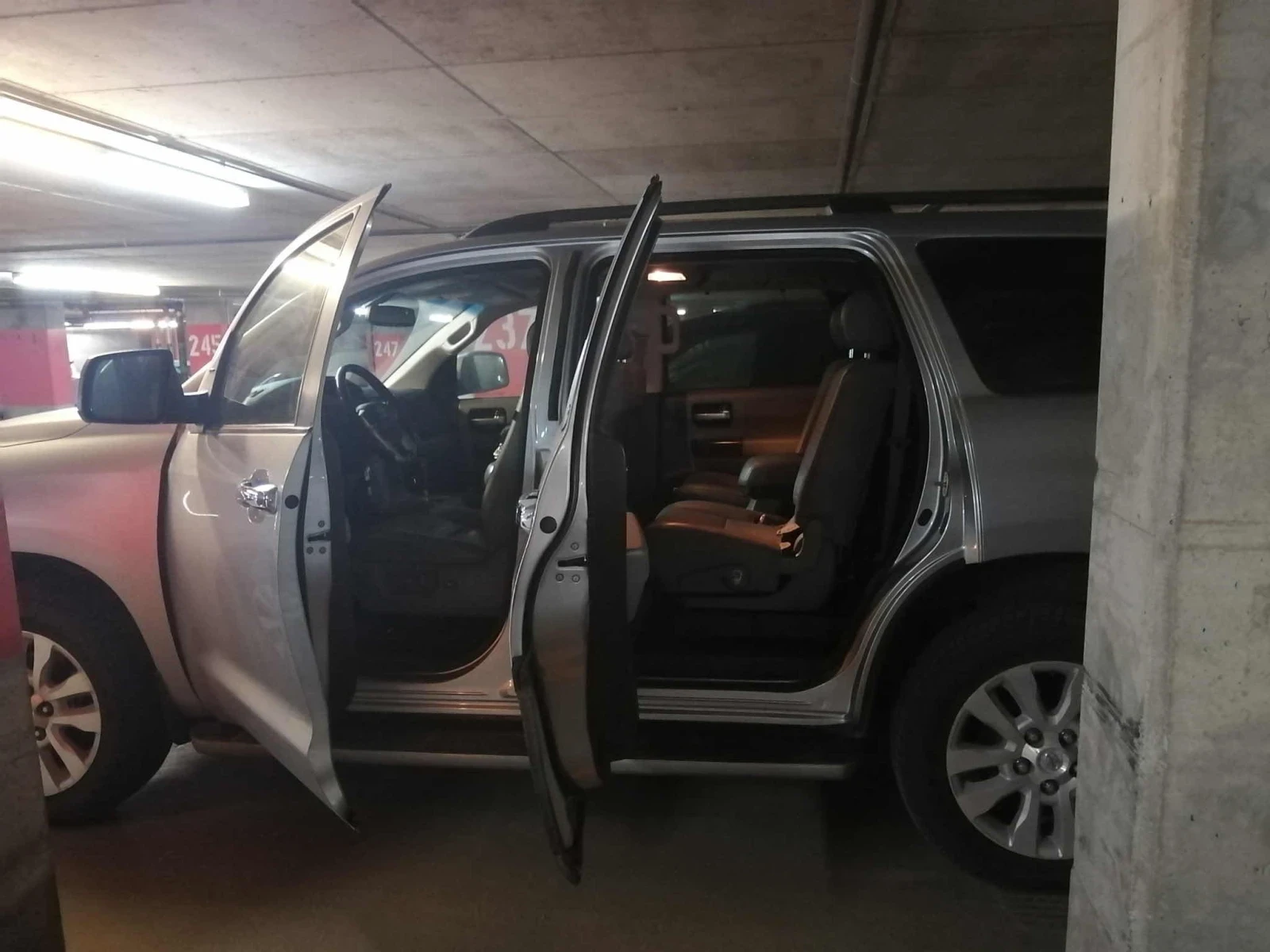 Toyota Sequoia PLATINUM * 4WD * 2016 * 59739KM * CARFAX * , снимка 9 - Автомобили и джипове - 54452015