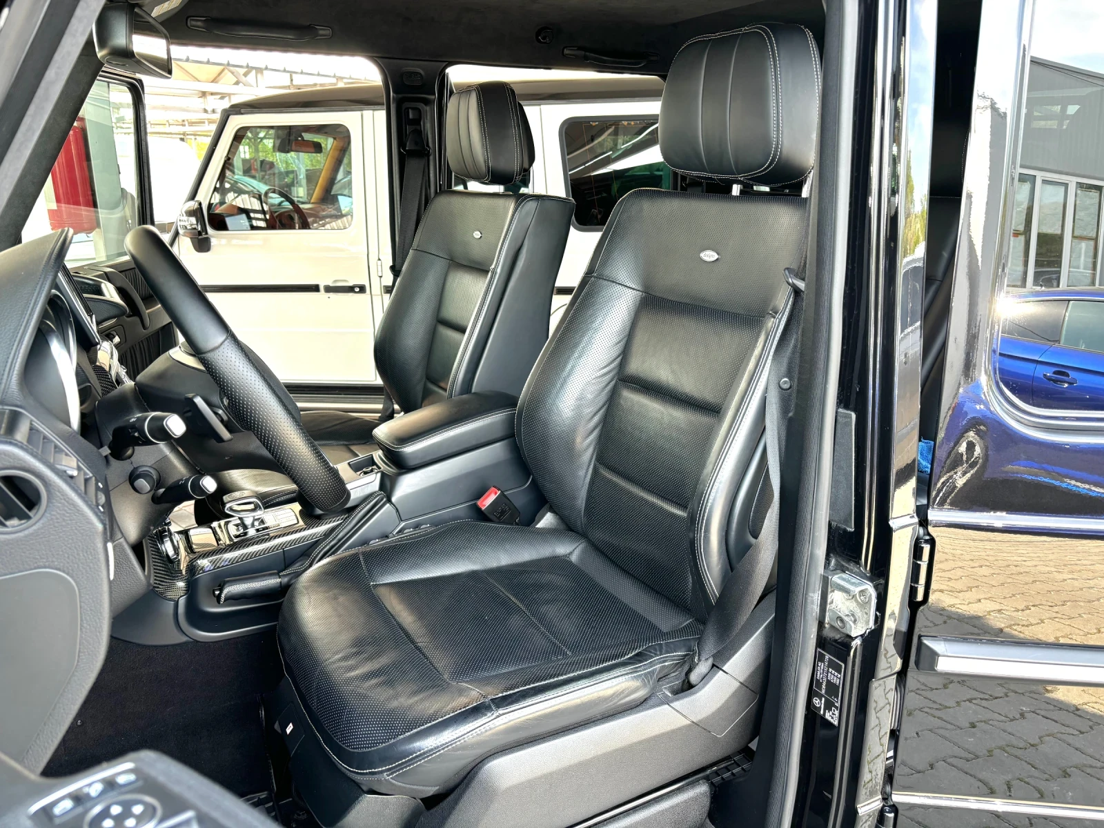 Mercedes-Benz G 63 AMG DESIGNO#ОБДУХВАНЕ#ALCANTARA#CARBON#ГЕРМАНИЯ, снимка 9 - Автомобили и джипове - 54706349