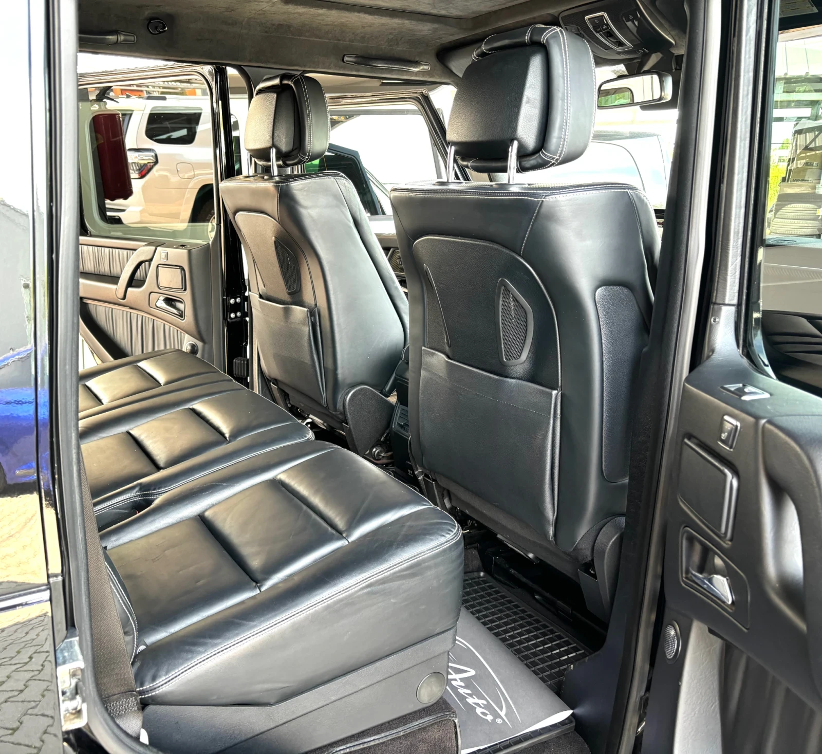 Mercedes-Benz G 63 AMG DESIGNO#ОБДУХВАНЕ#ALCANTARA#CARBON#ГЕРМАНИЯ, снимка 10 - Автомобили и джипове - 54706349