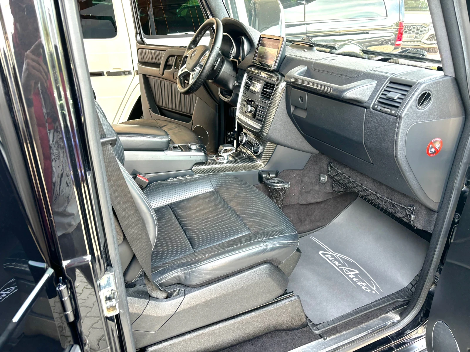 Mercedes-Benz G 63 AMG DESIGNO#ОБДУХВАНЕ#ALCANTARA#CARBON#ГЕРМАНИЯ, снимка 12 - Автомобили и джипове - 54706349