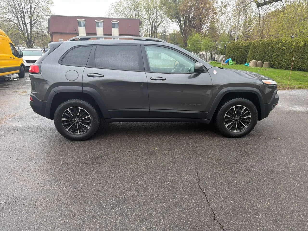 Jeep Cherokee * Trailhawk * PANO * КАМЕРА * NAVI, снимка 3 - Автомобили и джипове - 54720158