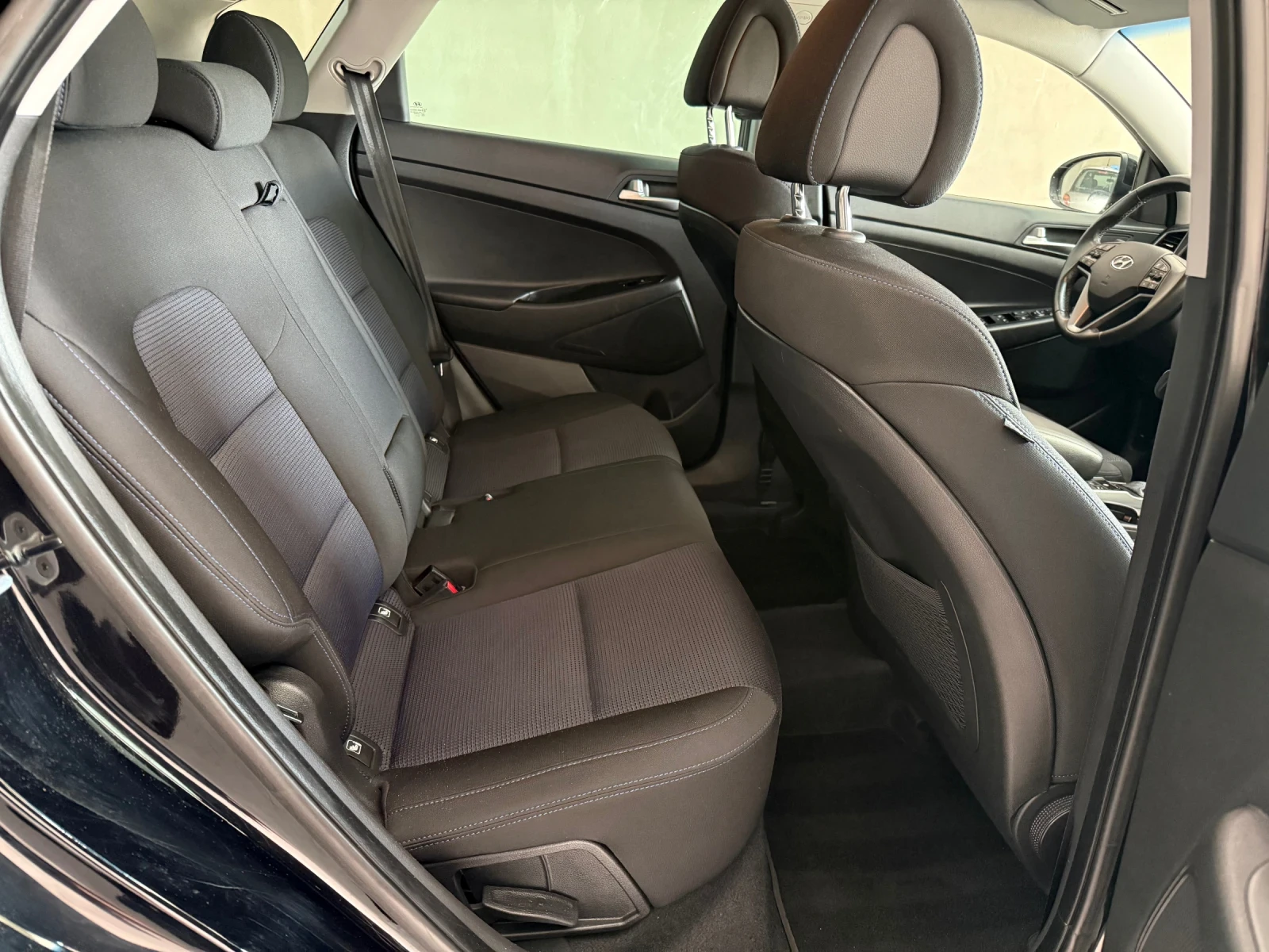 Hyundai Tucson 1.7CRDi Автоматик., снимка 12 - Автомобили и джипове - 54979135