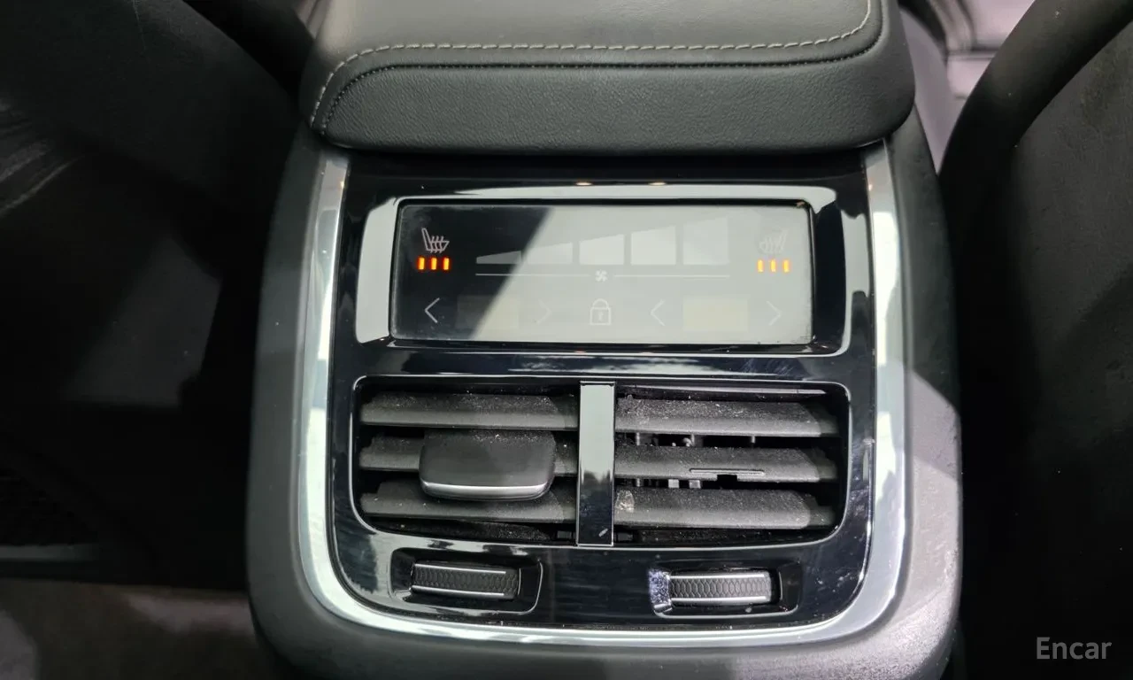 Volvo XC60 B5 INSCRIPTION | B&Wilkins | 360| HUD| БЕЗ ИНЦИДЕН, снимка 17 - Автомобили и джипове - 55727853