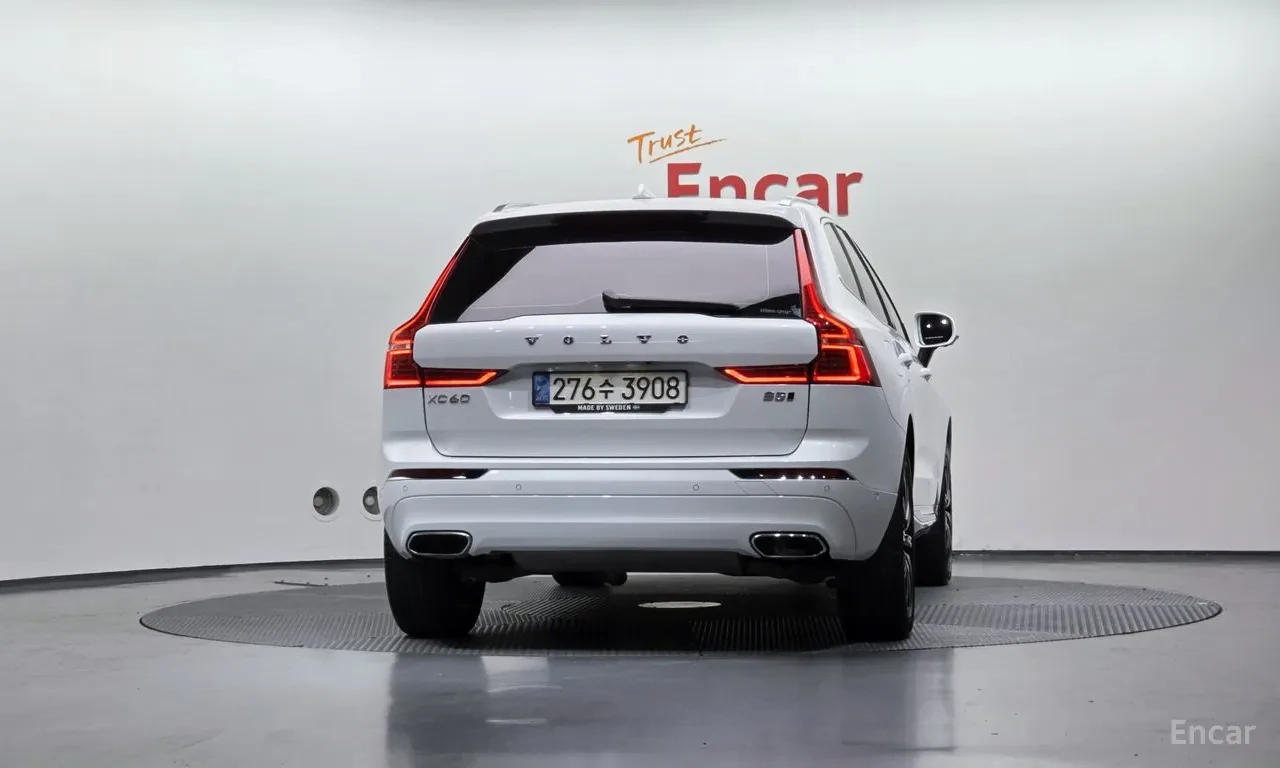 Volvo XC60 B5 INSCRIPTION | B&Wilkins | 360| HUD| БЕЗ ИНЦИДЕН, снимка 3 - Автомобили и джипове - 55727853