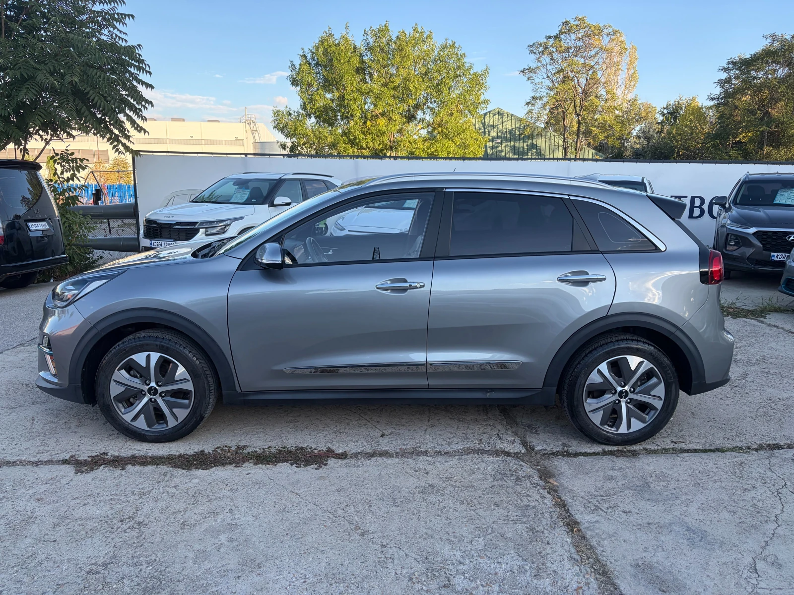 Kia Niro 64 kW, снимка 3 - Автомобили и джипове - 56305478