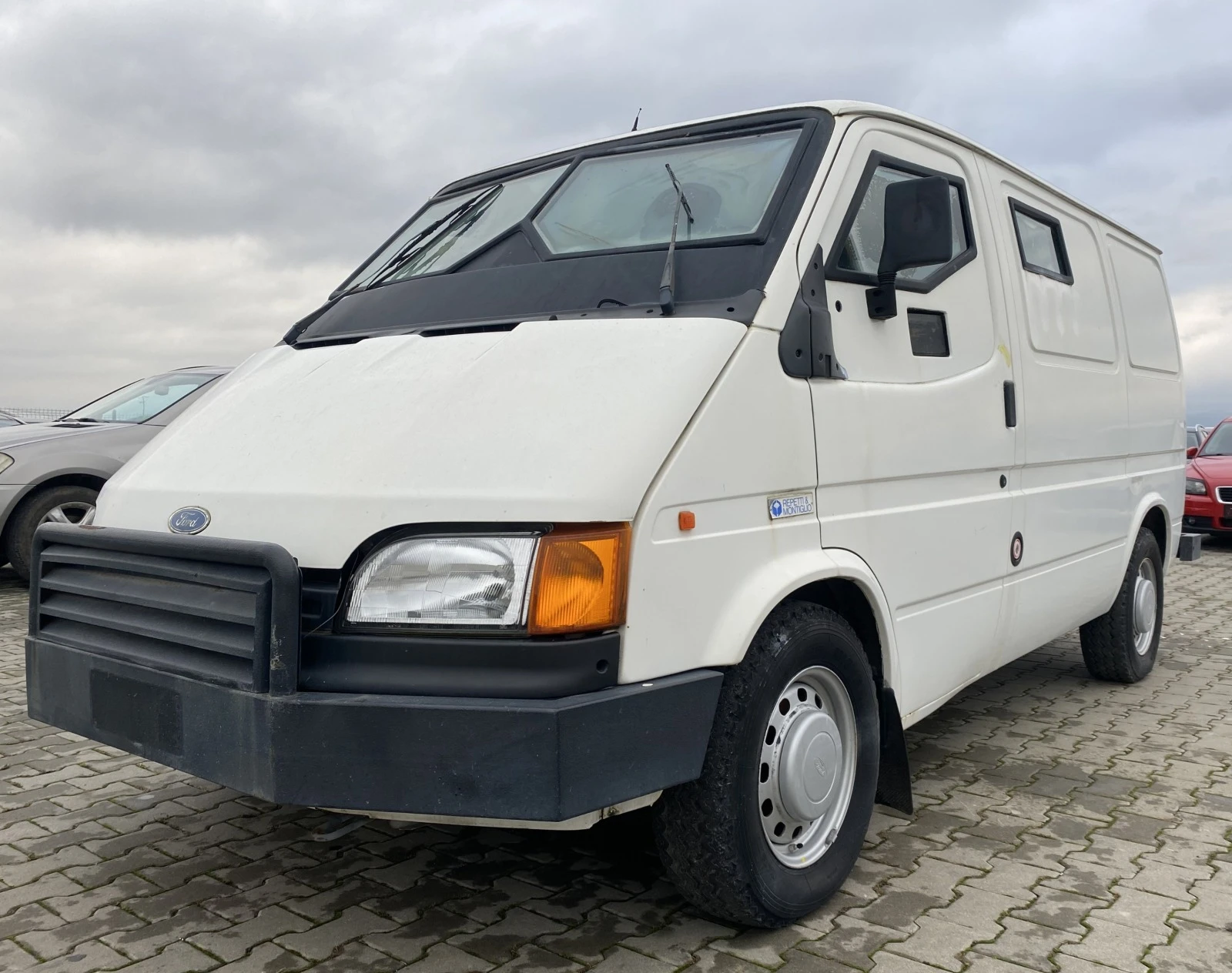 Ford Transit 2.5D БЛИНДИРАН, снимка 1
