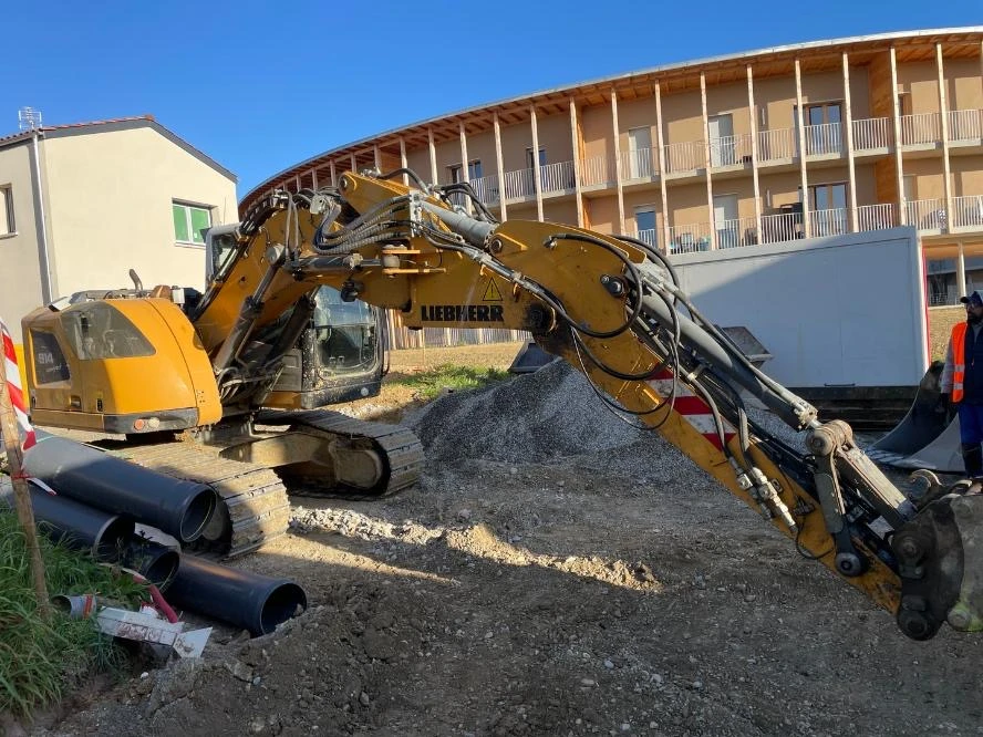 Багер Liebherr, снимка 3 - Индустриална техника - 53999709