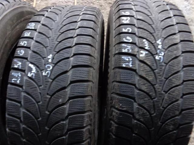 Гуми Зимни 215/65R16, снимка 2 - Гуми и джанти - 16329703