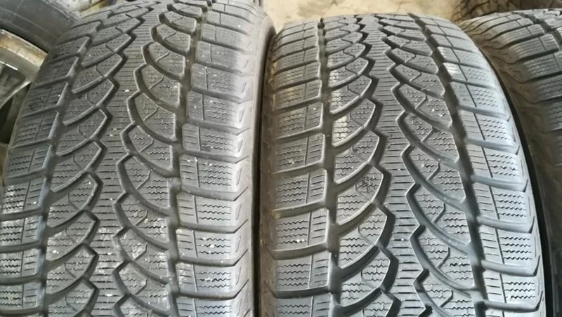 Гуми Зимни 235/50R18, снимка 5 - Гуми и джанти - 26777556