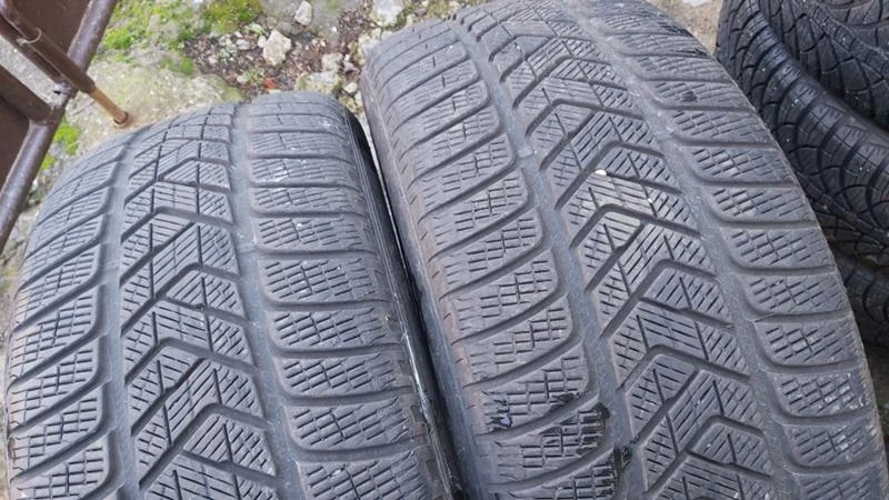 Гуми Зимни 255/50R19, снимка 2 - Гуми и джанти - 27520896