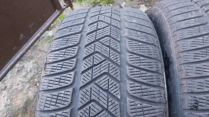 Гуми Зимни 255/50R19, снимка 3 - Гуми и джанти - 27520896