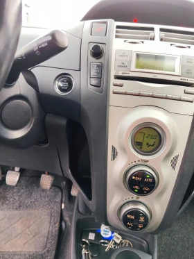 Toyota Yaris 1.0 VVT-I , снимка 10
