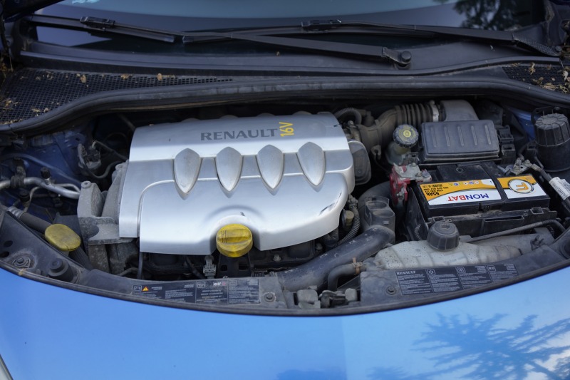 Renault Clio 1.4i 16V , снимка 12 - Автомобили и джипове - 46248469