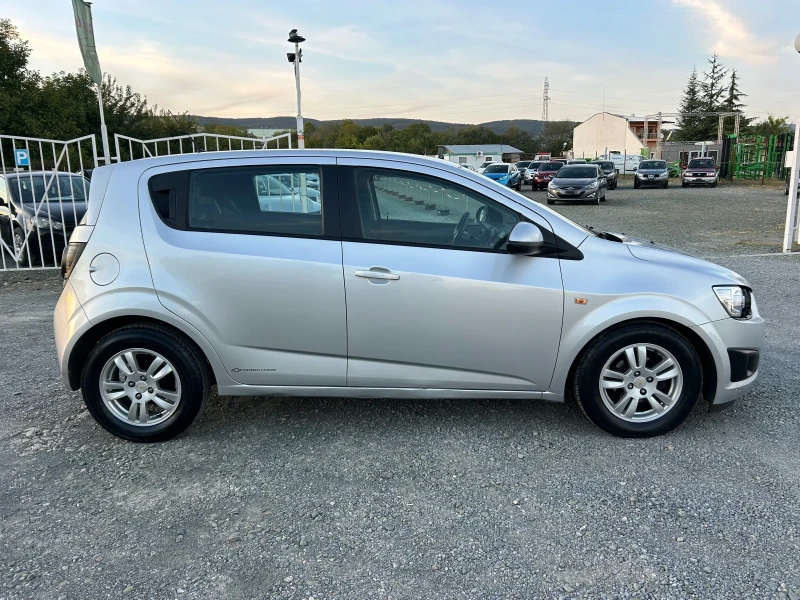 Chevrolet Aveo 1.4 - 100 кс * АВТОМАТИК* 135000 КИЛОМЕТРИ , снимка 4 - Автомобили и джипове - 47453193