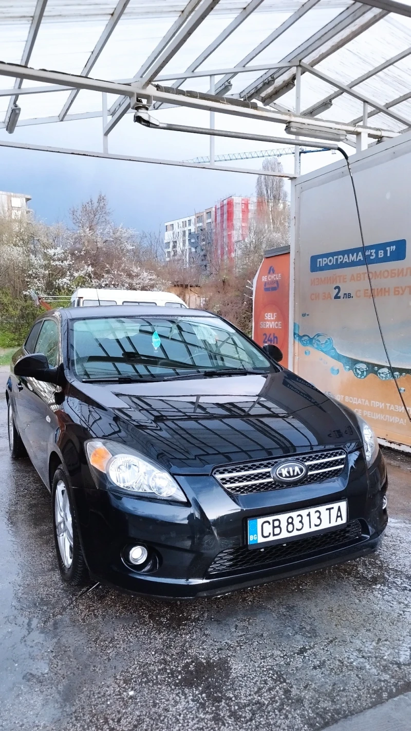 Kia Ceed CRDI, снимка 1 - Автомобили и джипове - 48011267