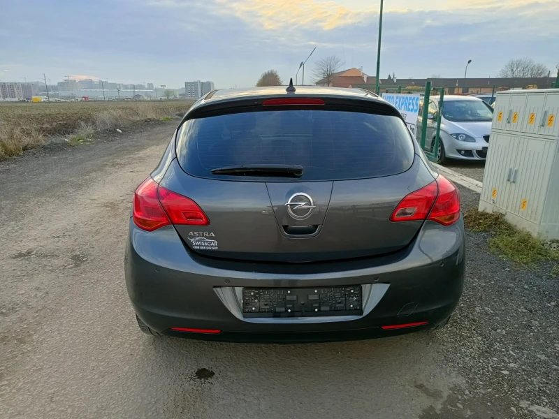 Opel Astra 1, 6 Edition, снимка 3 - Автомобили и джипове - 48357173