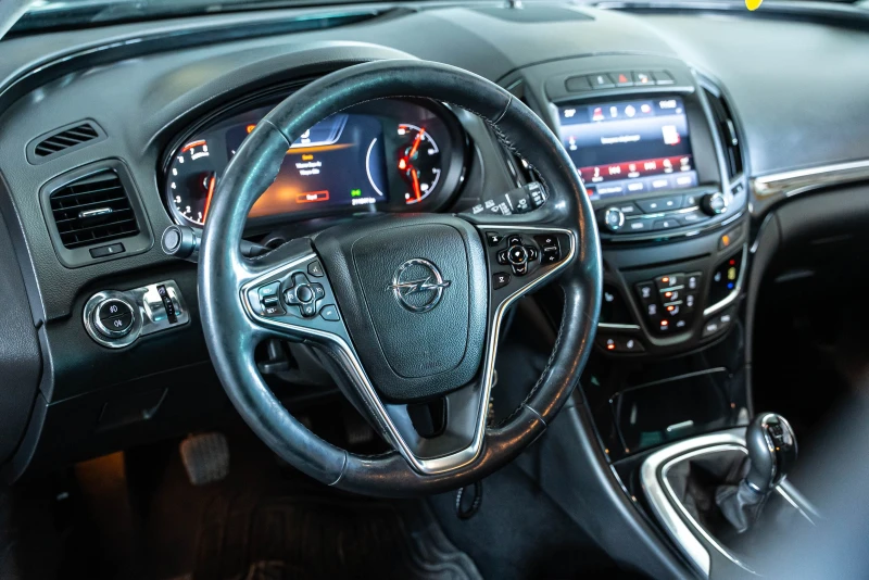 Opel Insignia, снимка 7 - Автомобили и джипове - 51505621