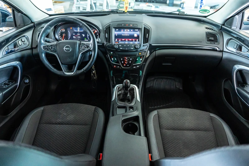 Opel Insignia, снимка 11 - Автомобили и джипове - 51505621