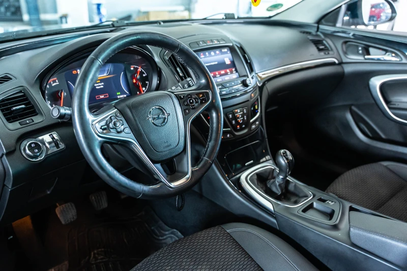 Opel Insignia, снимка 6 - Автомобили и джипове - 51505621