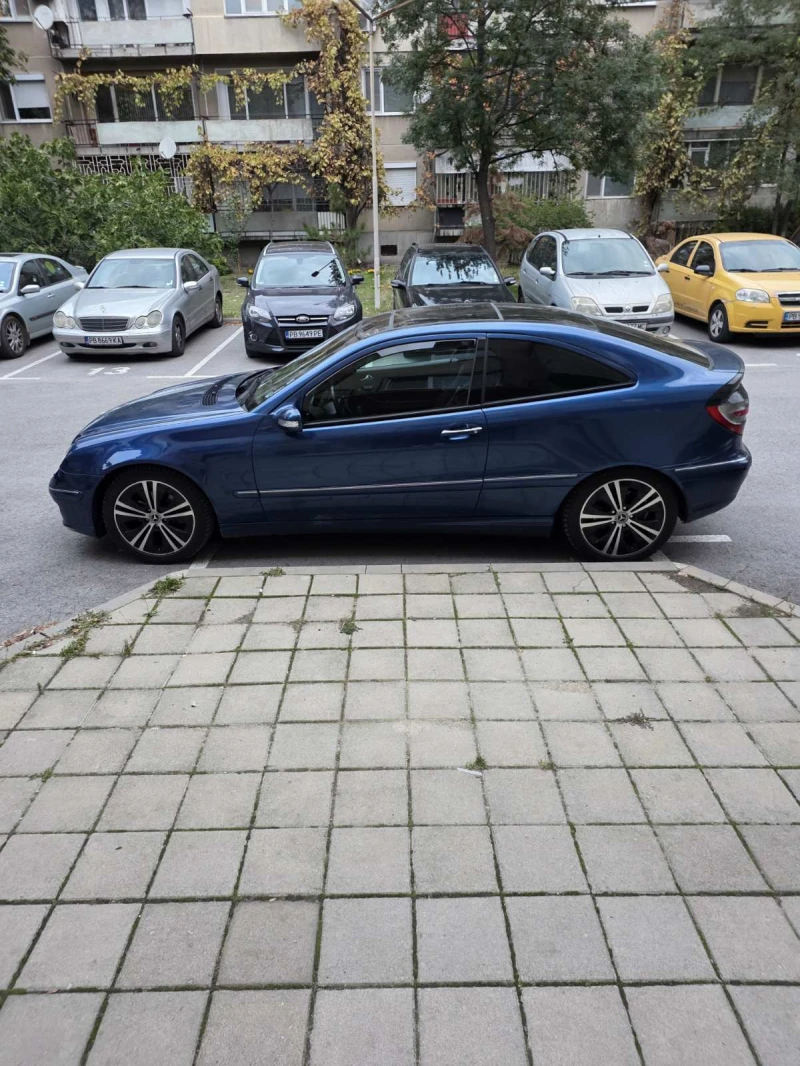 Mercedes-Benz C 220, снимка 4 - Автомобили и джипове - 52167300